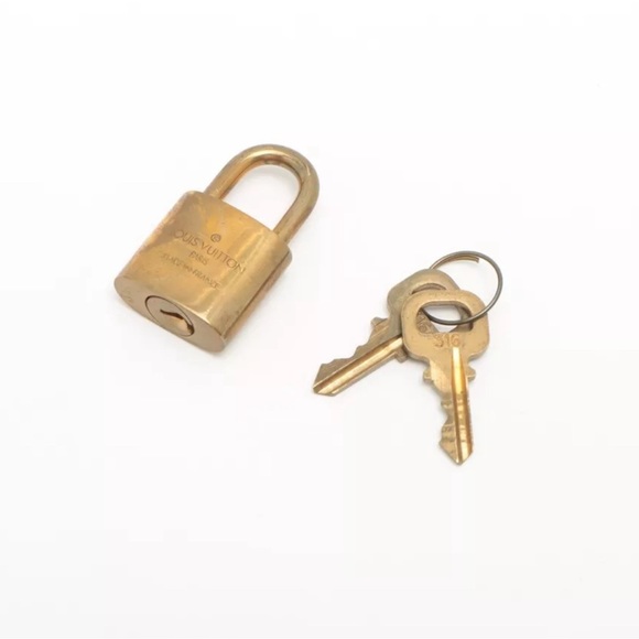 Louis Vuitton Black Epi Speedy 35 V11920 - Picture 16 of 16